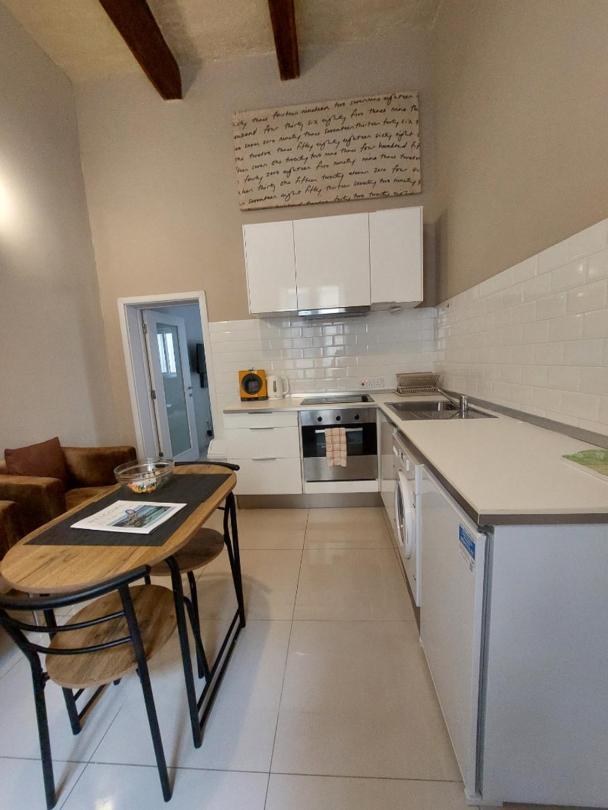 Central & Cozy - 1 Bedroom Apartment Βαλέτα Εξωτερικό φωτογραφία